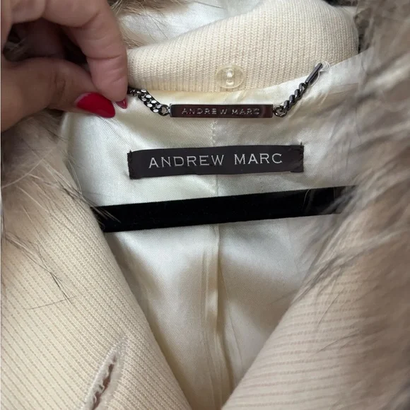 Elegant Cream Andrew Marc Women's Coat with Real Fur Collar - Picture 5 of 9